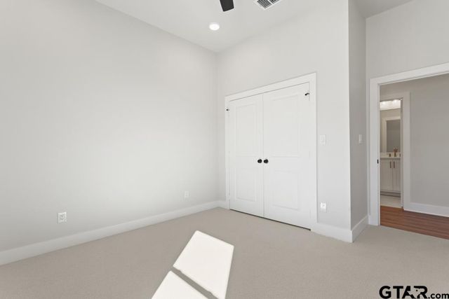 9248 Villas Ct, Tyler, TX 75703