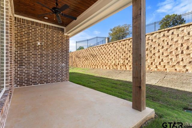 9248 Villas Ct, Tyler, TX 75703