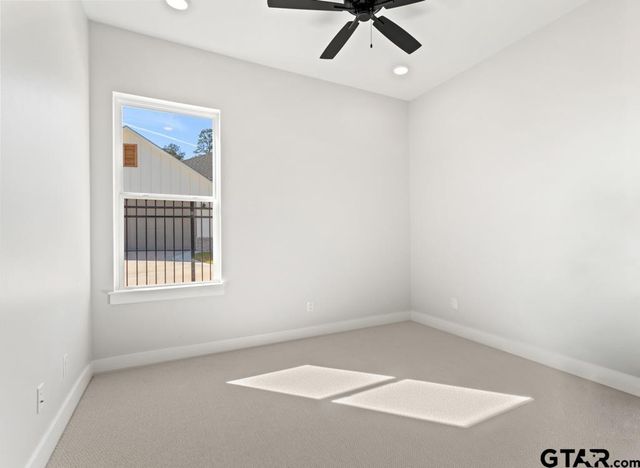 9248 Villas Ct, Tyler, TX 75703