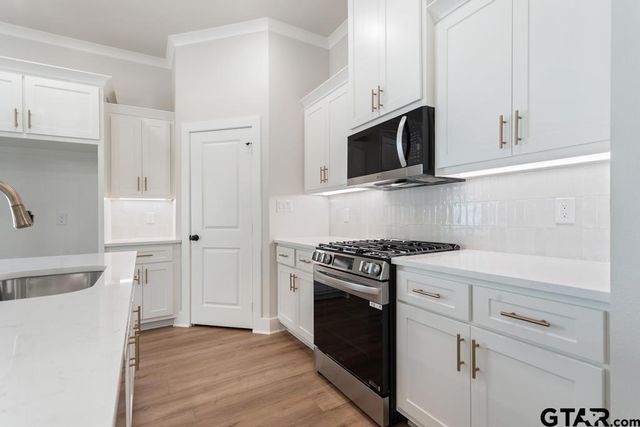 9248 Villas Ct, Tyler, TX 75703