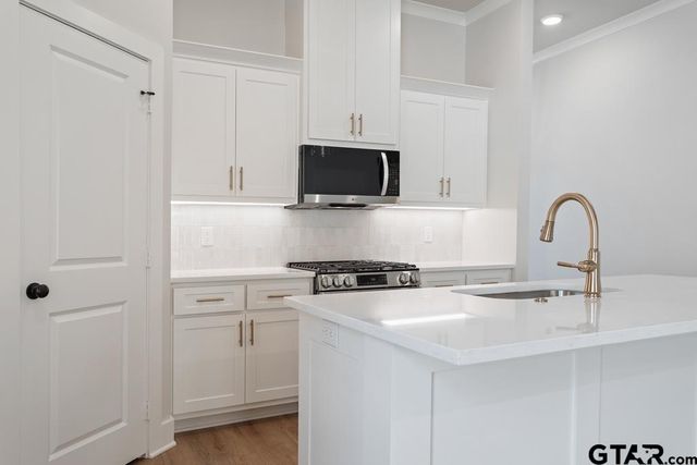 9248 Villas Ct, Tyler, TX 75703