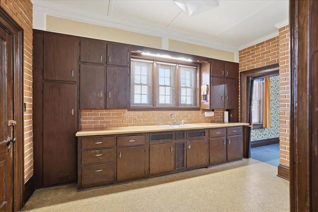 513 Clyman STREET, Watertown, WI 53094