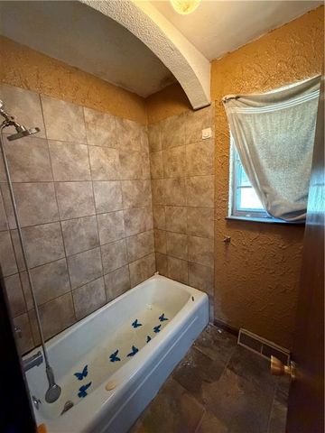317 Sandstone Drive, Blue Springs, MO 64014