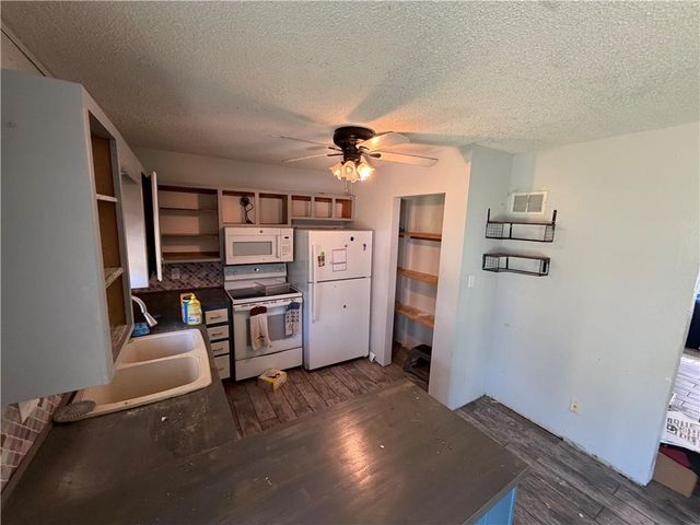 317 Sandstone Drive, Blue Springs, MO 64014