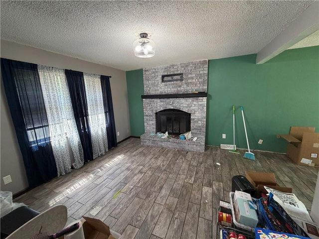 317 Sandstone Drive, Blue Springs, MO 64014