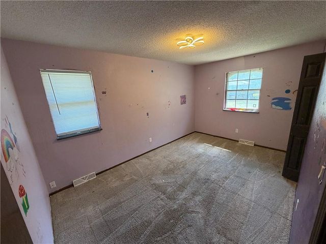 317 Sandstone Drive, Blue Springs, MO 64014
