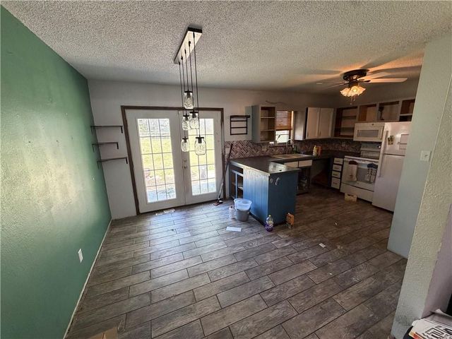 317 Sandstone Drive, Blue Springs, MO 64014