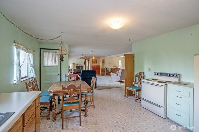 821 153rd Avenue SW, Lakebay, WA 98349