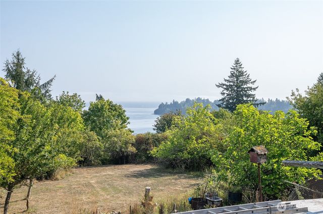 821 153rd Avenue SW, Lakebay, WA 98349