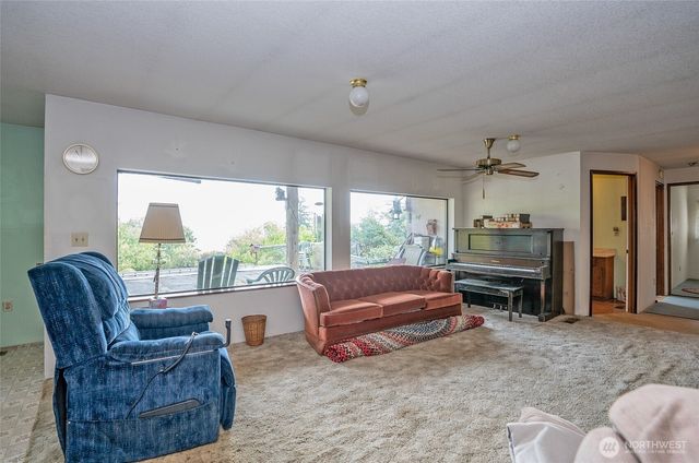 821 153rd Avenue SW, Lakebay, WA 98349