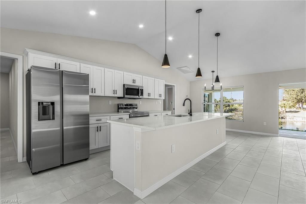 Image 4 of property listing at 2003 NE 27th ST, Cape Coral, FL 33909