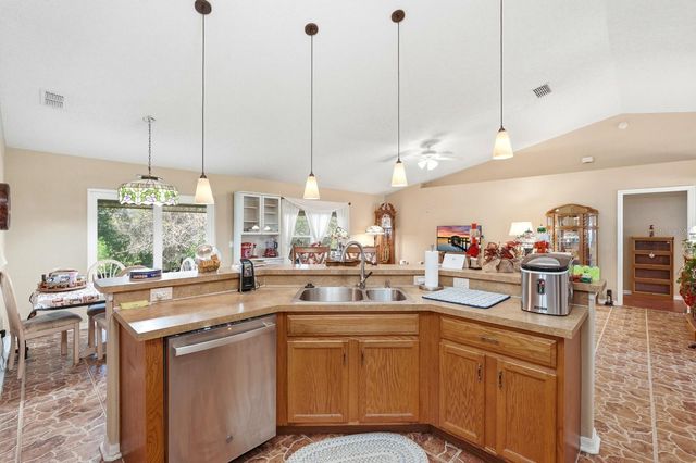 2450 WALKERTOWN AVENUE, Deltona, FL 32725