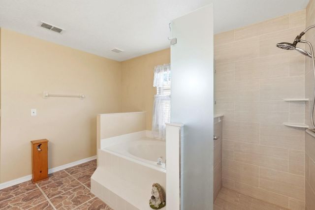 2450 WALKERTOWN AVENUE, Deltona, FL 32725