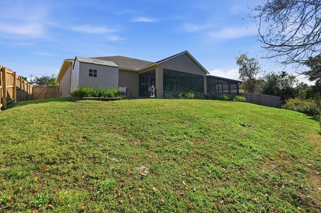 2450 WALKERTOWN AVENUE, Deltona, FL 32725