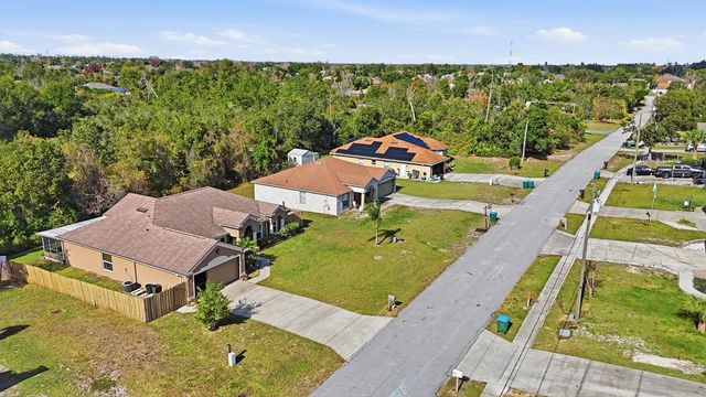 2450 WALKERTOWN AVENUE, Deltona, FL 32725
