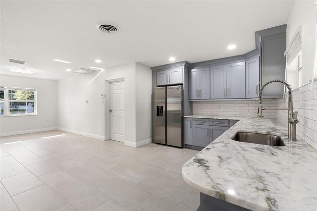 202 S SHORE CREST DRIVE, Tampa, FL 33609