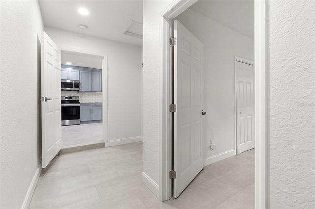 202 S SHORE CREST DRIVE, Tampa, FL 33609