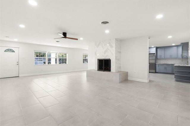 202 S SHORE CREST DRIVE, Tampa, FL 33609