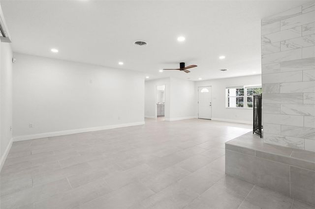 202 S SHORE CREST DRIVE, Tampa, FL 33609