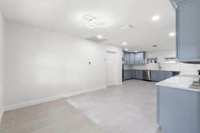 202 S SHORE CREST DRIVE, Tampa, FL 33609