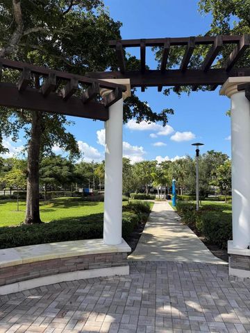 2950 Sunrise Lakes Drive W 305, Sunrise, FL 33322