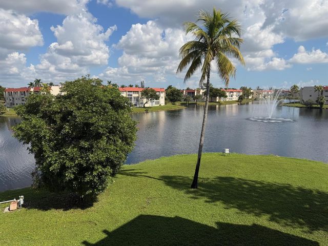 2950 Sunrise Lakes Drive W 305, Sunrise, FL 33322