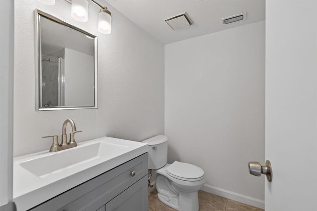 7725 McMullen Way, Sacramento, CA 95828