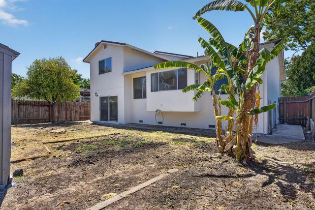 7725 McMullen Way, Sacramento, CA 95828