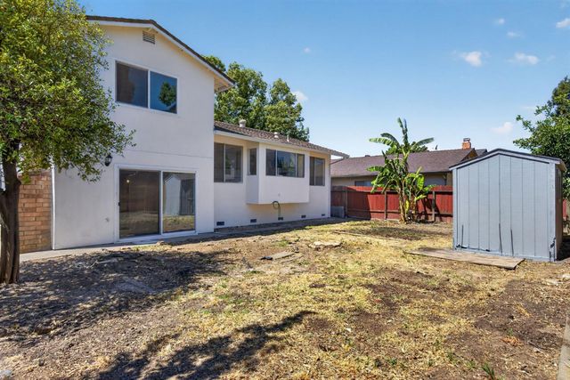 7725 McMullen Way, Sacramento, CA 95828