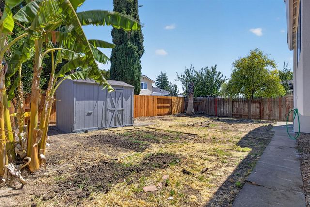 7725 McMullen Way, Sacramento, CA 95828