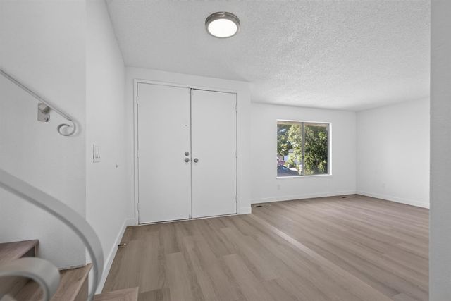 7725 McMullen Way, Sacramento, CA 95828