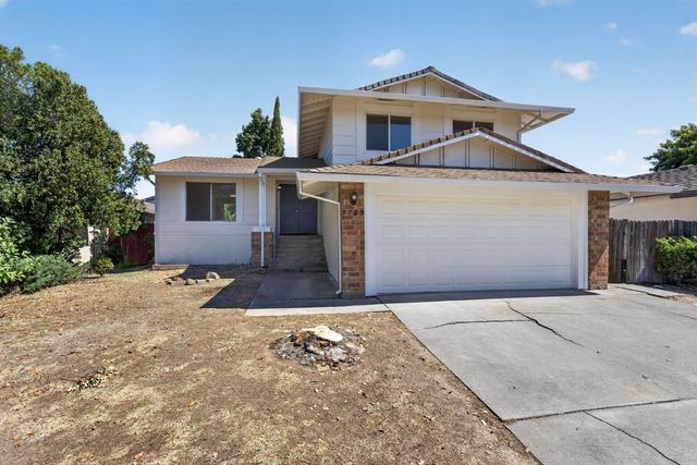 7725 McMullen Way, Sacramento, CA 95828