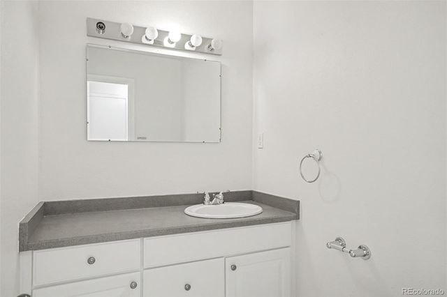 5496 W Hinsdale Place, Littleton, CO 80128