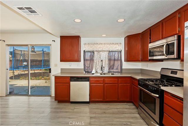 13534 Ironstone Avenue, Victorville, CA 92392