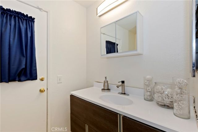 13534 Ironstone Avenue, Victorville, CA 92392