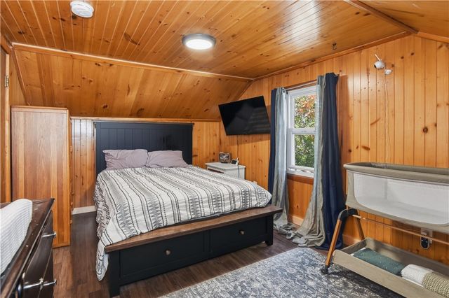 16 Ash Avenue, Cranston, RI 02910