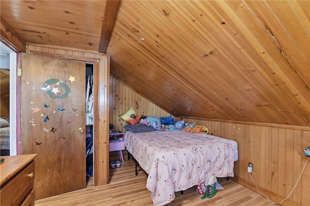 16 Ash Avenue, Cranston, RI 02910