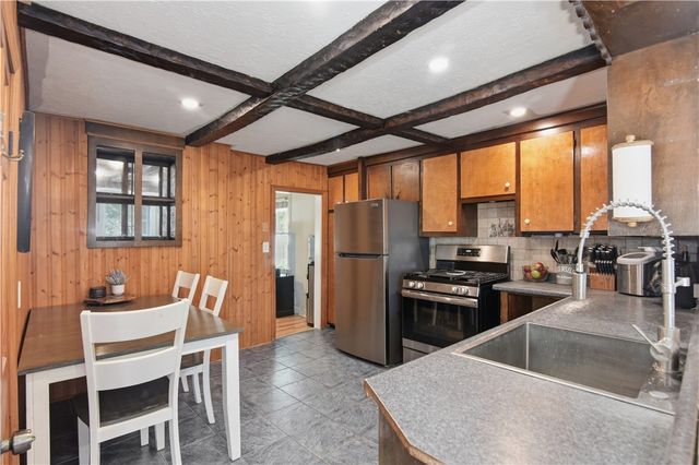 16 Ash Avenue, Cranston, RI 02910