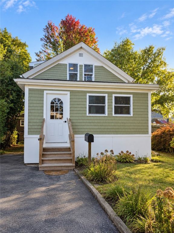 16 Ash Avenue, Cranston, RI 02910
