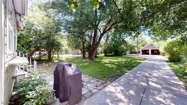 17437 Clifton Boulevard, Lakewood, OH 44107