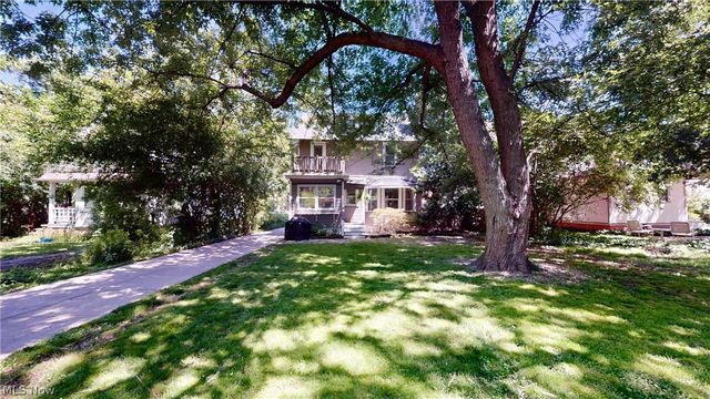 17437 Clifton Boulevard, Lakewood, OH 44107