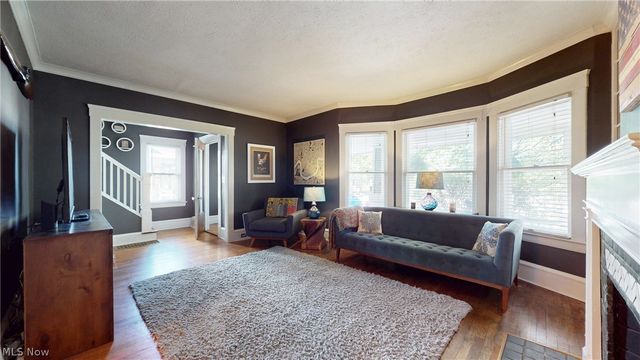 17437 Clifton Boulevard, Lakewood, OH 44107
