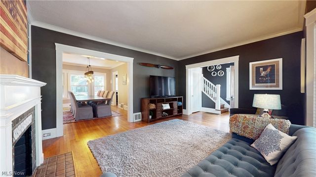 17437 Clifton Boulevard, Lakewood, OH 44107