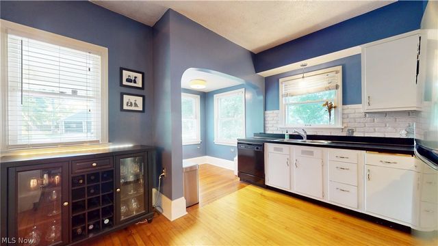 17437 Clifton Boulevard, Lakewood, OH 44107