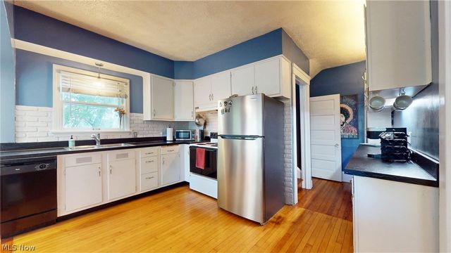 17437 Clifton Boulevard, Lakewood, OH 44107