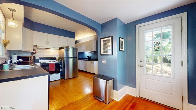 17437 Clifton Boulevard, Lakewood, OH 44107