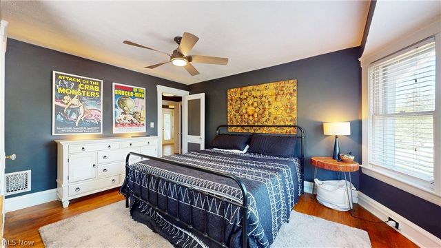 17437 Clifton Boulevard, Lakewood, OH 44107