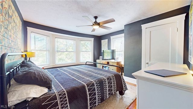17437 Clifton Boulevard, Lakewood, OH 44107