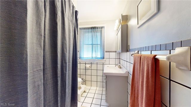 17437 Clifton Boulevard, Lakewood, OH 44107