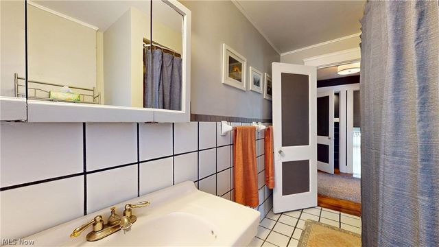 17437 Clifton Boulevard, Lakewood, OH 44107